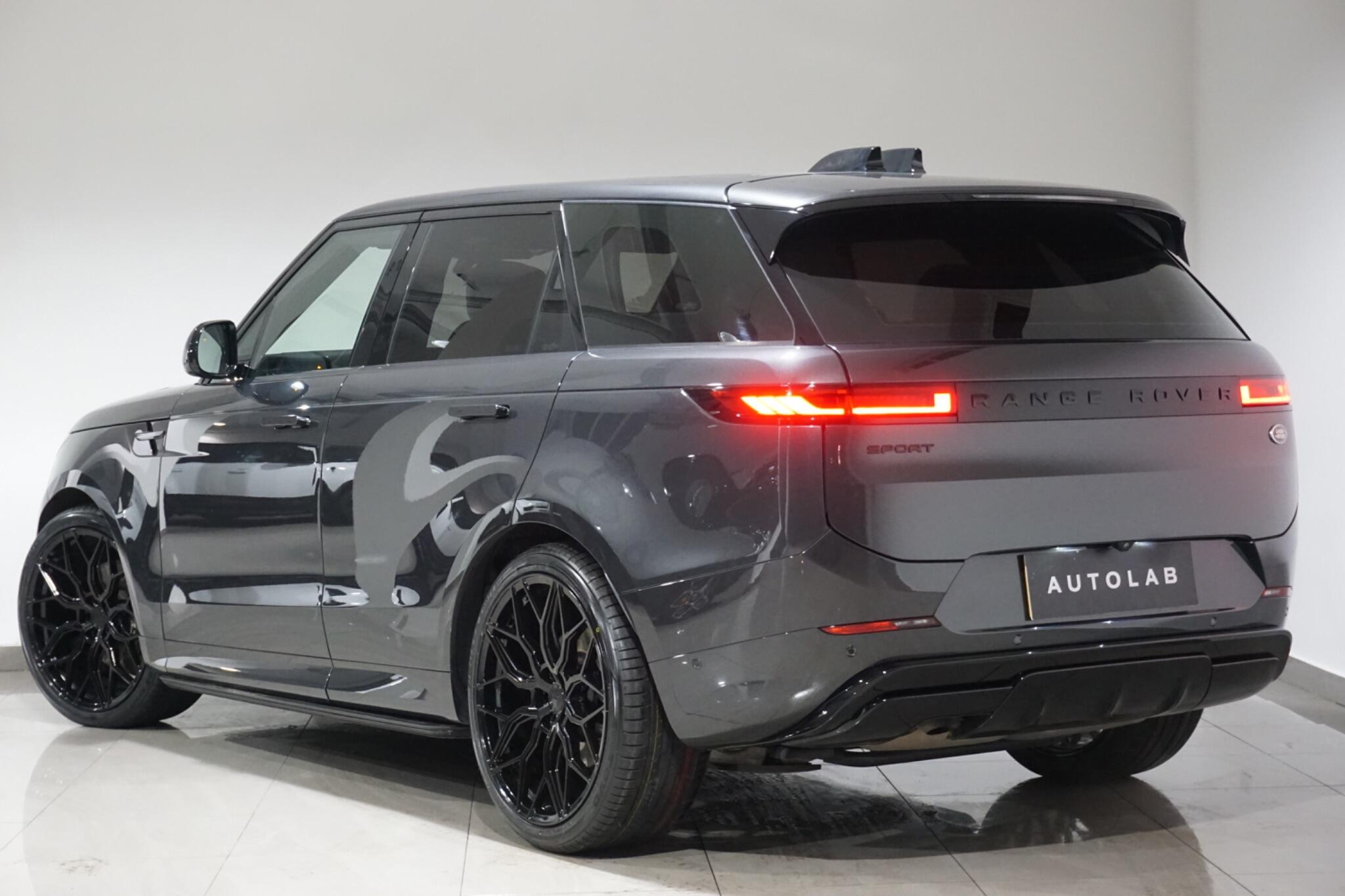 Land Rover Range Rover Sport 3.0 D300 MHEV Dynamic SE SUV 5dr Diesel Auto 4WD Euro 6 (s/s) (300 ps)